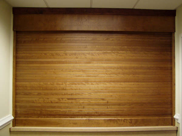 Wood Counter Shutter Barranger